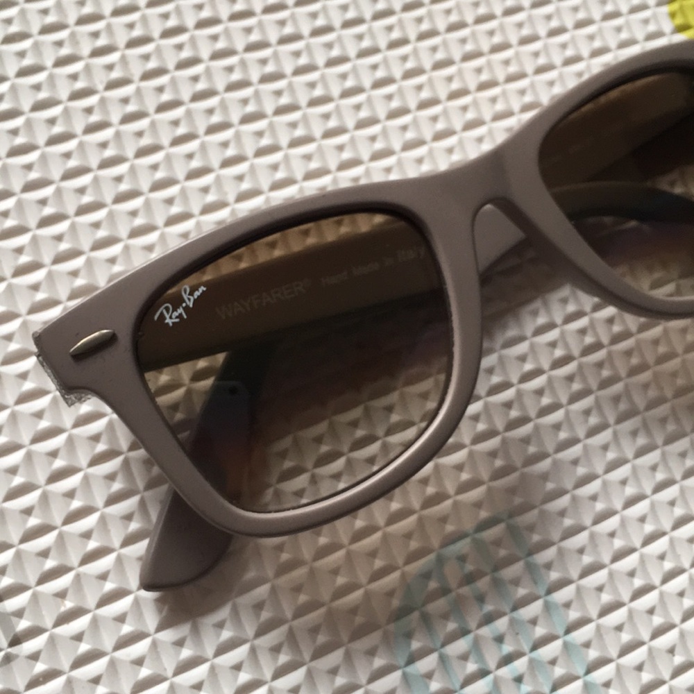 RAY BAN Women’s Wayfarer Non-Polarized Sunglasses